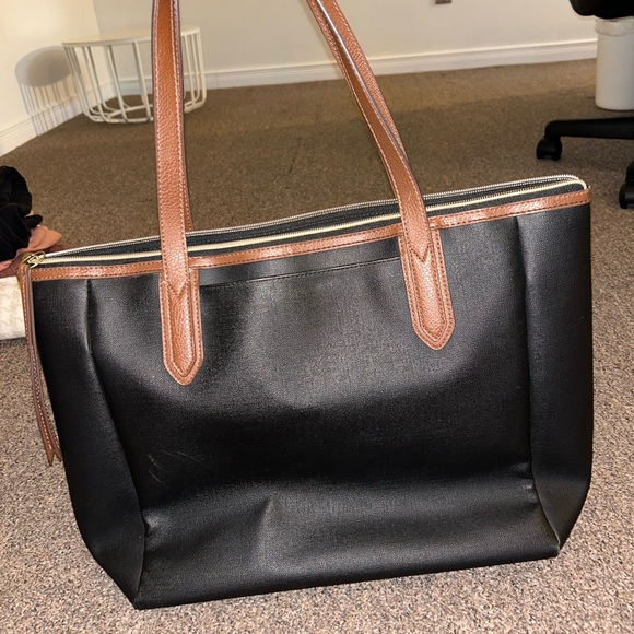 Fossil Tote - Picture 13 of 14